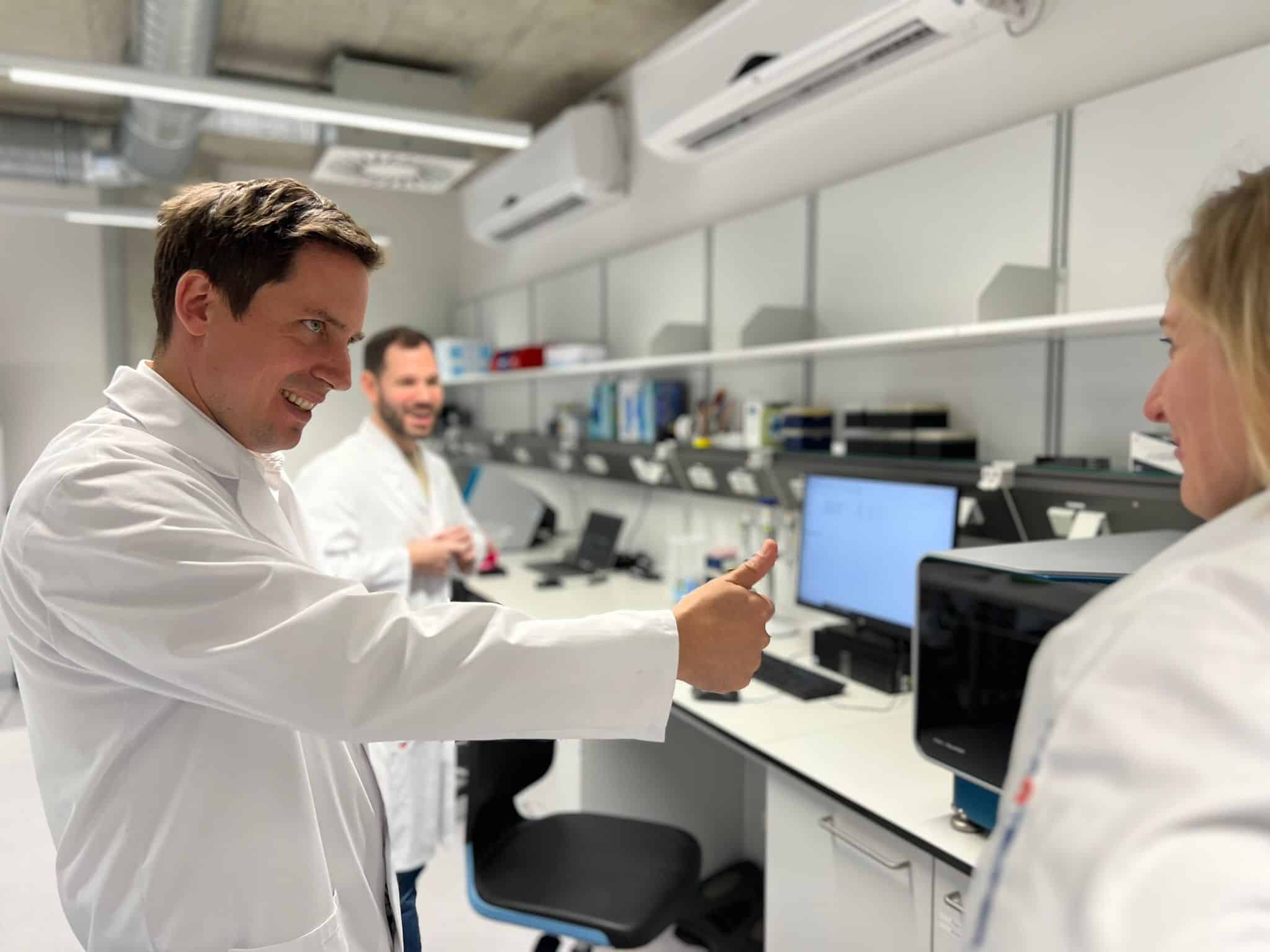 CEO Dr. Stefan Duhr in the NanoTemper lab